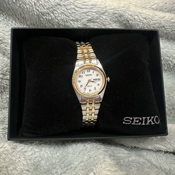 Seiko Woman’s Watch - Picture 1 of 2